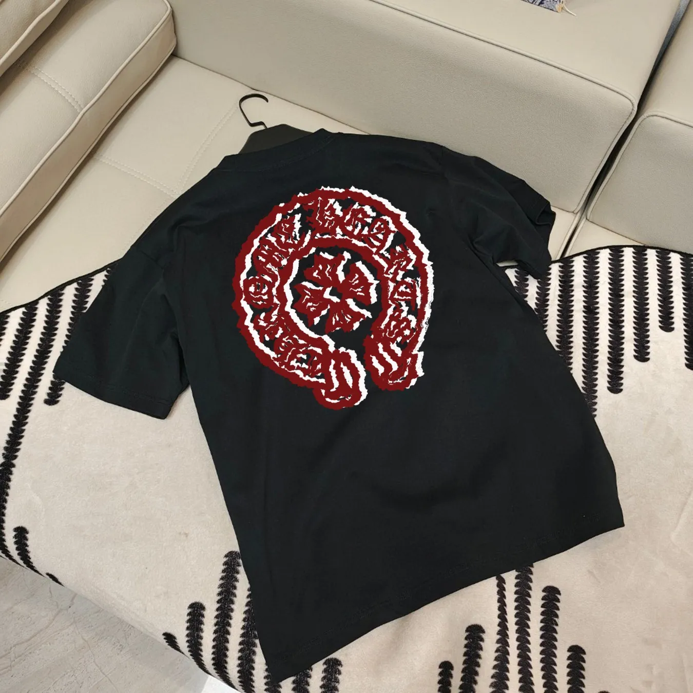 🅿️190 Crow Heart’s new summer T-shirt! This Sanskrit cross printed round neck short sleeves is simply a must-have for fashionistas. Salona cotton fabric is super comfortable, soft and skin-friendly, and has excellent breathability, making it perfect for summer wear. The Sanskrit cross print design on it is amazing, full of mystery and high-end, and the details are so exquisite that it makes people scream. It is worthy of Kroxin, and it vividly interprets the trend and personality. The loose fit is super friendly to all body shapes, covers the flesh and is comfortable, and looks good no matter how you wear it. Pair it with jeans and you'll look cool on the street. Pair it with sweatpants and you'll instantly look energetic and trendy. When you wear it and go out, you will feel like you are the spokesperson of fashion, and it will definitely turn heads. Color: black, white Size: S-2XL